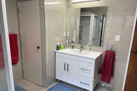 Photo of property in 2/4 Calluna Crescent, Totara Heights, Auckland, 2105