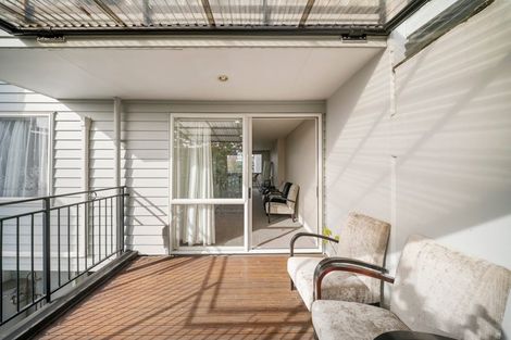 Photo of property in 14/6 Islington Avenue, New Lynn, Auckland, 0600