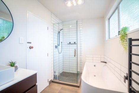 Photo of property in 28 Summerhill Drive, Fitzherbert, Palmerston North, 4410