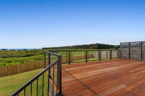 Photo of property in 24 Rawinia Place, Te Kaha, 3199