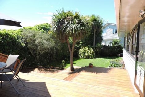 Photo of property in 86 Larsen Crescent, Tawa, Wellington, 5028