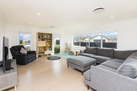 Photo of property in 15 Filmer Crescent, Wallaceville, Upper Hutt, 5018