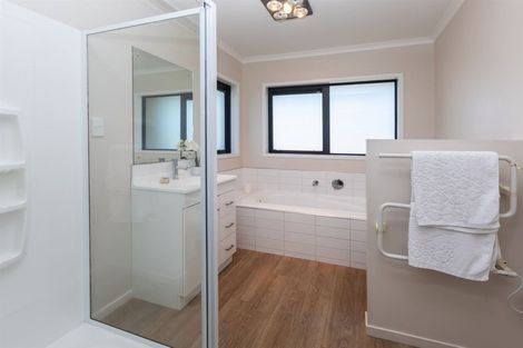 Photo of property in 270 Travis Road, New Brighton, Christchurch, 8083