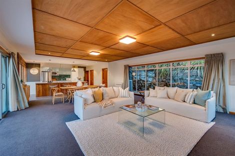 Photo of property in 25 Challenger Lane, Redcliffs, Christchurch, 8081