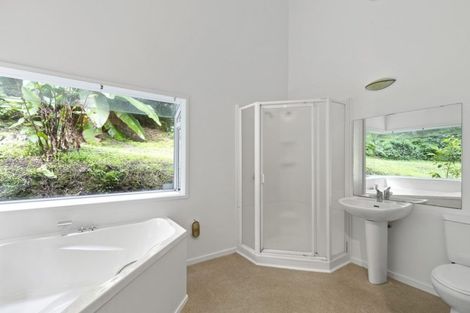Photo of property in 4 Okoka Road, Omiha, Waiheke Island, 1081