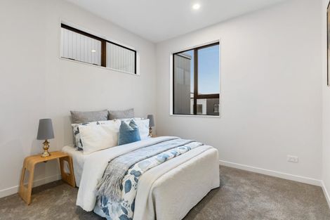 Photo of property in 39 Puihi Crescent, Massey, 0614