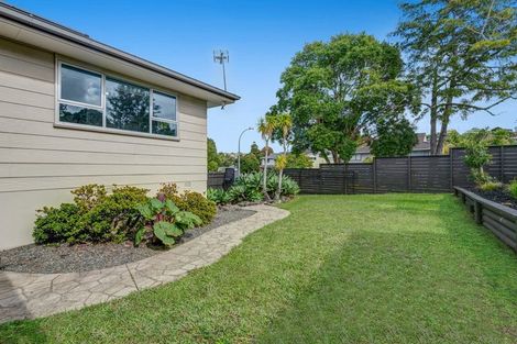 Photo of property in 113 Weatherly Road, Torbay, Auckland, 0630