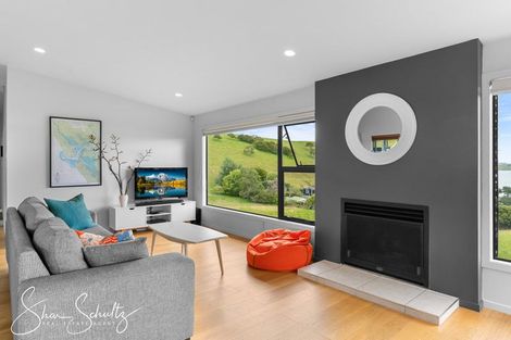 Photo of property in 24 Oxford Street, Whakapirau, Maungaturoto, 0583