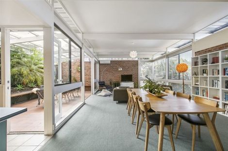 Photo of property in 98 Hillcrest Avenue, Hillcrest, Auckland, 0627