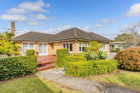 Photo of property in 8 Waiohua Road, Greenlane, Auckland, 1061