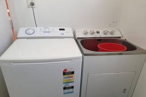 Photo of property in 80 Railway Street, Eltham, 4322