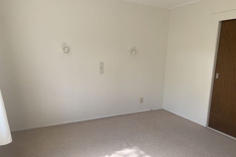 Photo of property in 1/4 Mahuta Grove, Northcote, Auckland, 0627