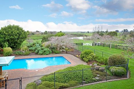 Photo of property in 225 Laing Road, Karaka, Papakura, 2580