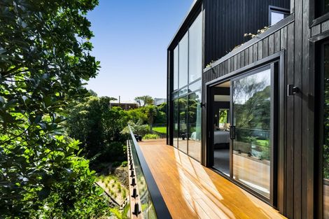 Photo of property in 12a Baring Terrace, Strandon, New Plymouth, 4312