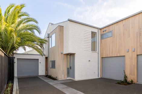 Photo of property in 3/979 Colombo Street, St Albans, Christchurch, 8014