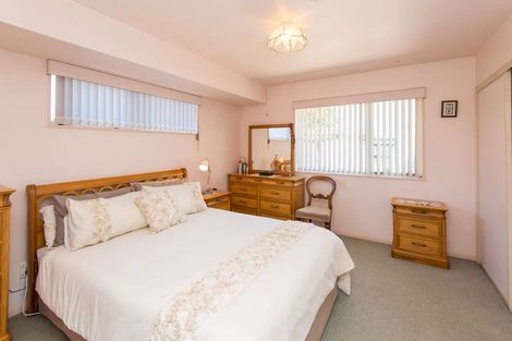 Photo of property in 59 Queenspark Drive, Parklands, Christchurch, 8083