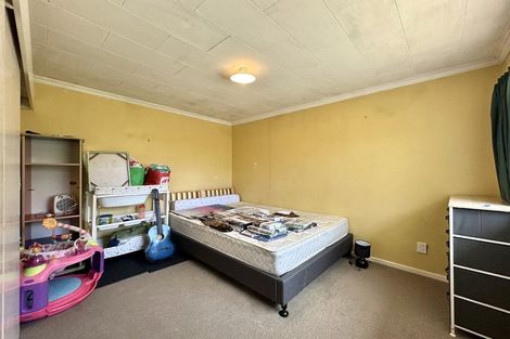 Photo of property in 480 Stokes Valley Road, Stokes Valley, Lower Hutt, 5019