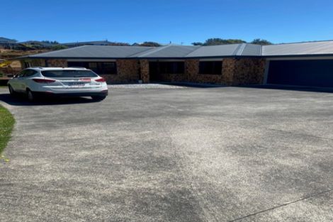 Photo of property in 5 Montrose Place, Highlands Park, New Plymouth, 4312