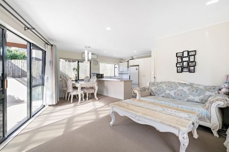 Photo of property in 2/160 Archers Road, Glenfield, Auckland, 0629