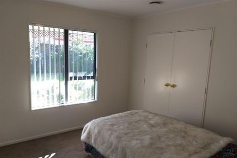 Photo of property in 6 Frank Bunce Grove, Flat Bush, Auckland, 2019