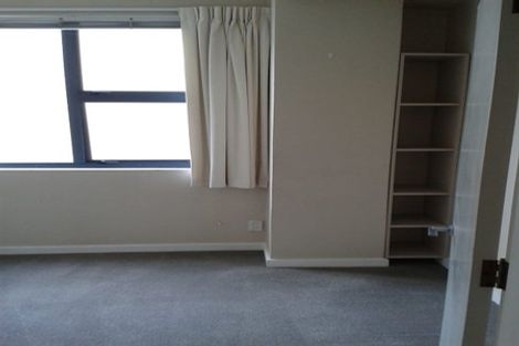 Photo of property in 17 Kent Terrace - Kent Apartments, 4e/16 Kent Terrace, Mount Victoria, Wellington, 6011