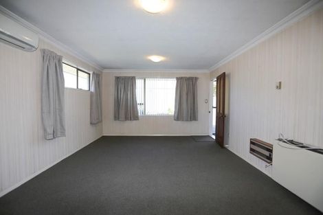 Photo of property in 2/13 Main South Road, Sockburn, Christchurch, 8042