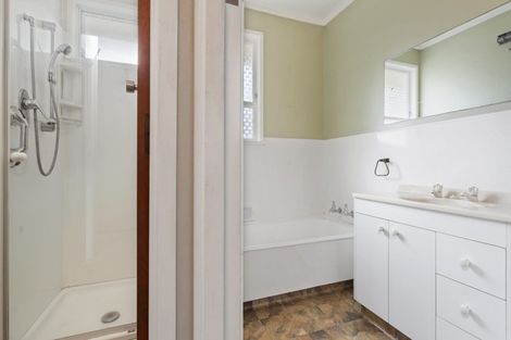 Photo of property in 46 Nevada Drive, Merrilands, New Plymouth, 4312