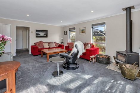 Photo of property in 9 Paradise Point Place, One Tree Point, 0118