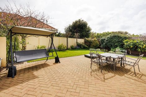 Photo of property in 5 Fountain Court, Palmerston North, 4410