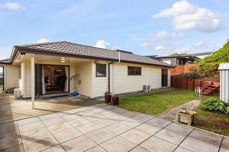 Photo of property in 16 Frances Brown Avenue, Aotea, Porirua, 5024
