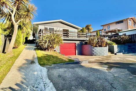 Photo of property in 129 Conclusion Street, Ascot Park, Porirua, 5024