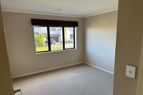 Photo of property in 5 Gibbston Crescent, Flat Bush, Auckland, 2016
