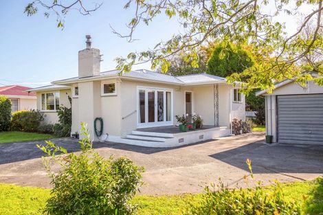 Photo of property in 16 Taylor Street, Carterton, 5713