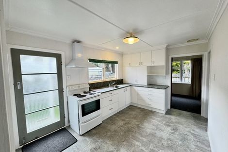 Photo of property in 75 Pahiatua Street, Hokowhitu, Palmerston North, 4410