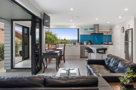 Photo of property in 37 Bert Wall Drive, Omokoroa, 3114