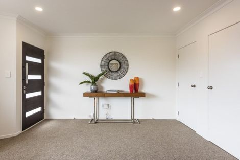 Photo of property in 2/28 Uxbridge Road, Mellons Bay, Auckland, 2014