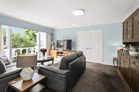 Photo of property in 1/6 Mahuta Grove, Northcote, Auckland, 0627