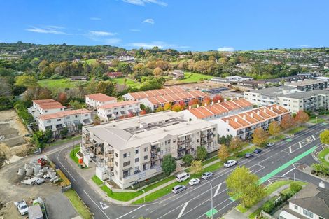 Photo of property in 2/124 Stancombe Road, Flat Bush, Auckland, 2016