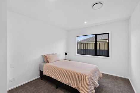 Photo of property in 8 Annie Aranui Drive, Poraiti, 4182