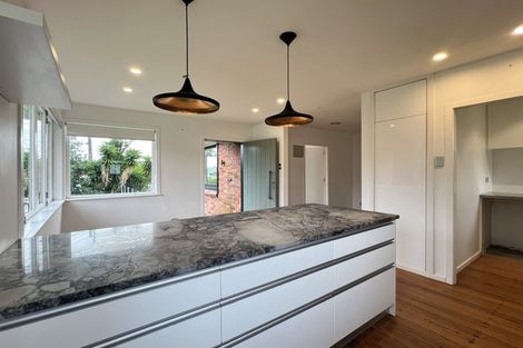 Photo of property in 2 Leander Road, Bayswater, Auckland, 0622