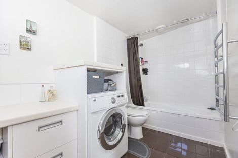 Photo of property in 5 Stafford Street, Mount Victoria, Wellington, 6011