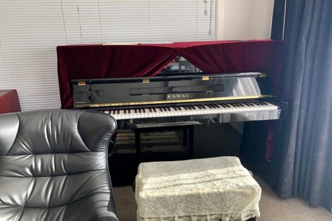 Photo of property in 44 Bleakhouse Road, Howick, Auckland, 2014