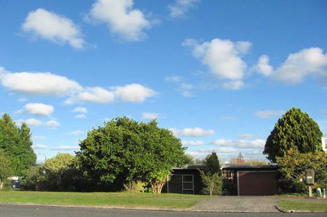 Photo of property in 157 Reeves Road, Pakuranga Heights, Auckland, 2010