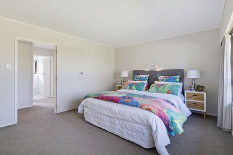 Photo of property in 14 Norfolk Rise, Waiuku, 2123
