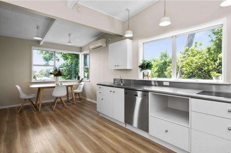 Photo of property in 31 Tauroa Road, Havelock North, 4130