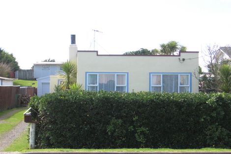 Photo of property in 165 Seabury Avenue, Foxton Beach, Foxton, 4815