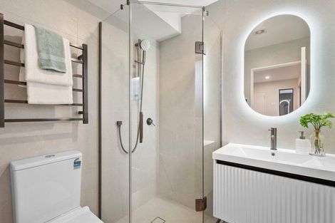 Photo of property in 13b Dominion Street, Takapuna, Auckland, 0622