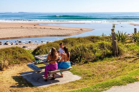 Photo of property in 17 Pye Place, Hot Water Beach, Whitianga, 3591