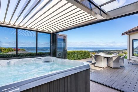 Photo of property in 42 Edge Hill, Acacia Bay, Taupo, 3385