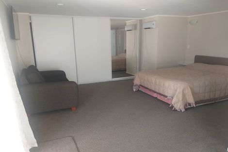 Photo of property in 25 Beulah Avenue, Rothesay Bay, Auckland, 0630